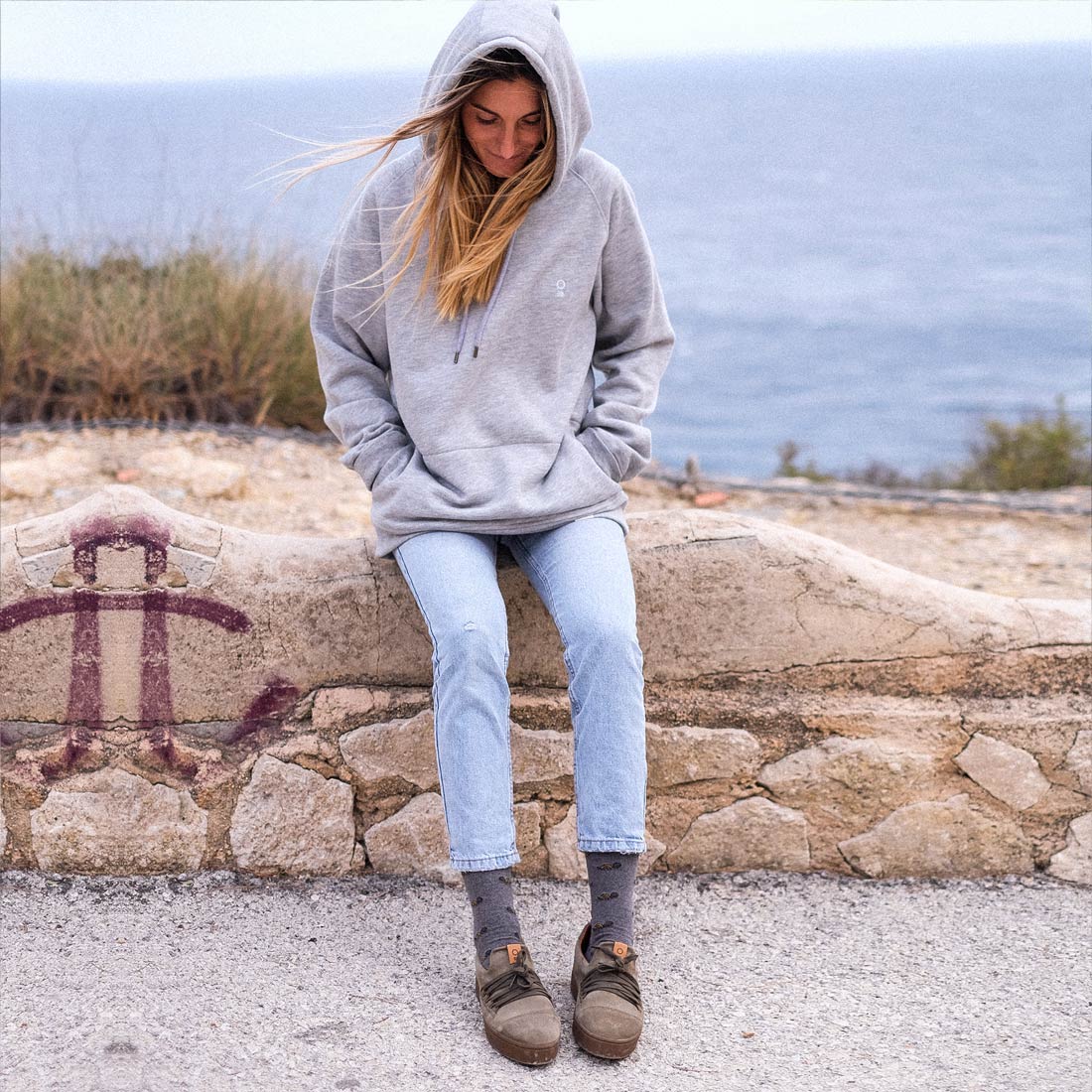 THE HOODIE Gray